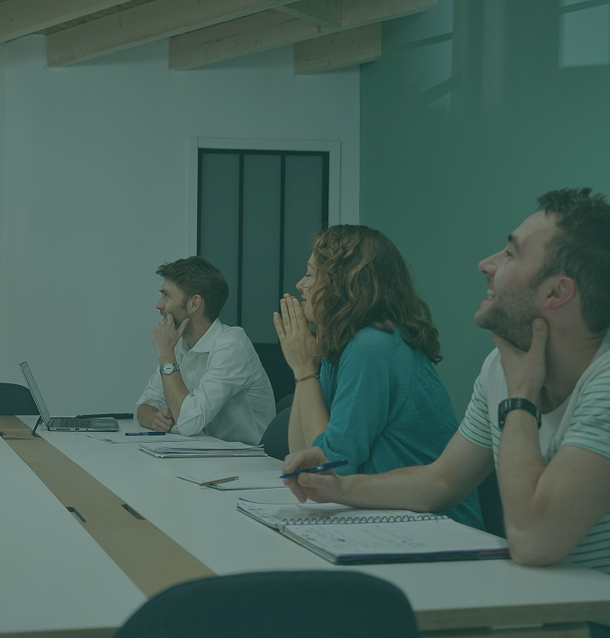 Photo historique de l’équipe d’Imagreen, symbole de ses premiers engagements pour l’écologie, l’innovation et l’humain. Une aventure collective née d’une conviction forte : agir pour un monde plus durable.